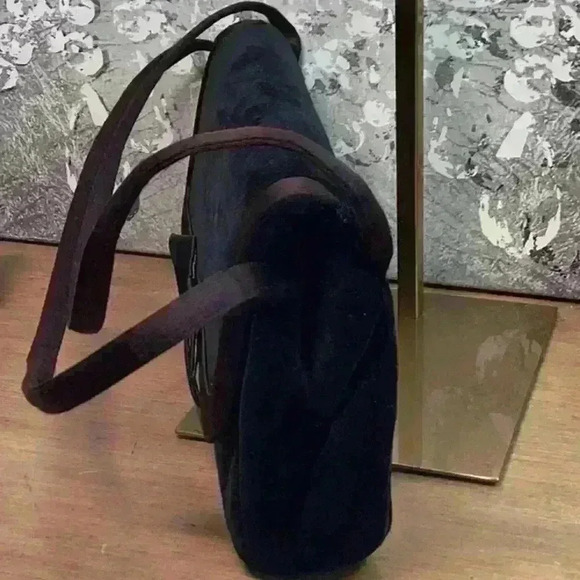 Vintage Black Velvet Clutch Bag with Handles - Picture 5 of 9